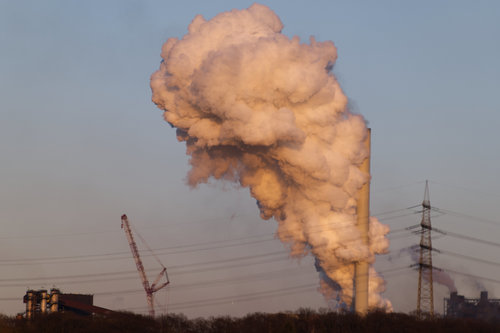 Thyssen Dampfwolke im Sonnenuntergan.jpg