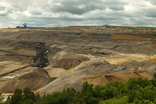 Hambach VIII - Absetzer in der Verkippungszone.jpg